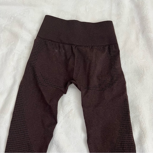 Gymshark Vital Seamless 2.0 Leggings in Cherry Brown Marl - Picture 4 of 7